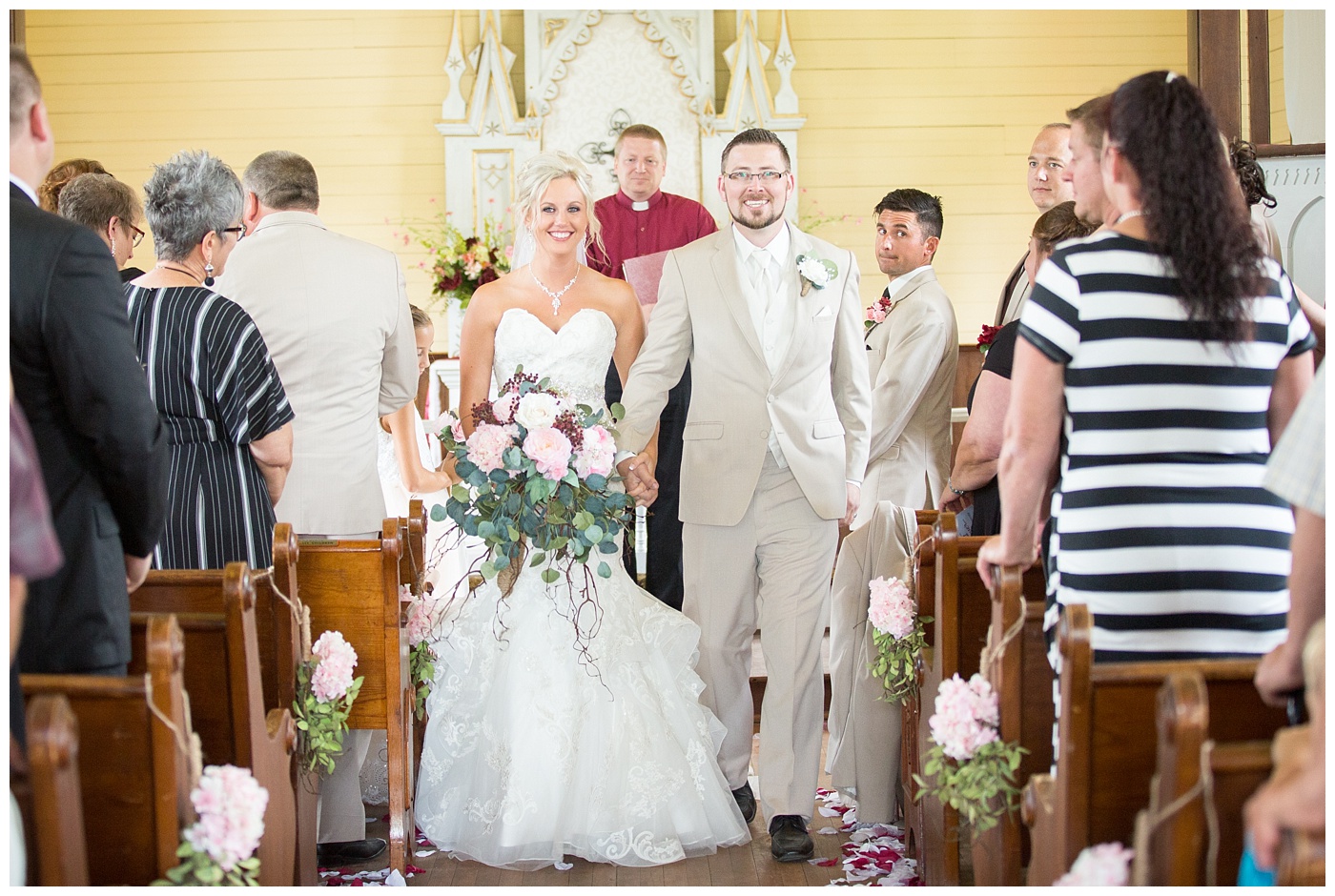 stacey-poterson-country-church-wedding-wisconsin-weddings_0508.jpg