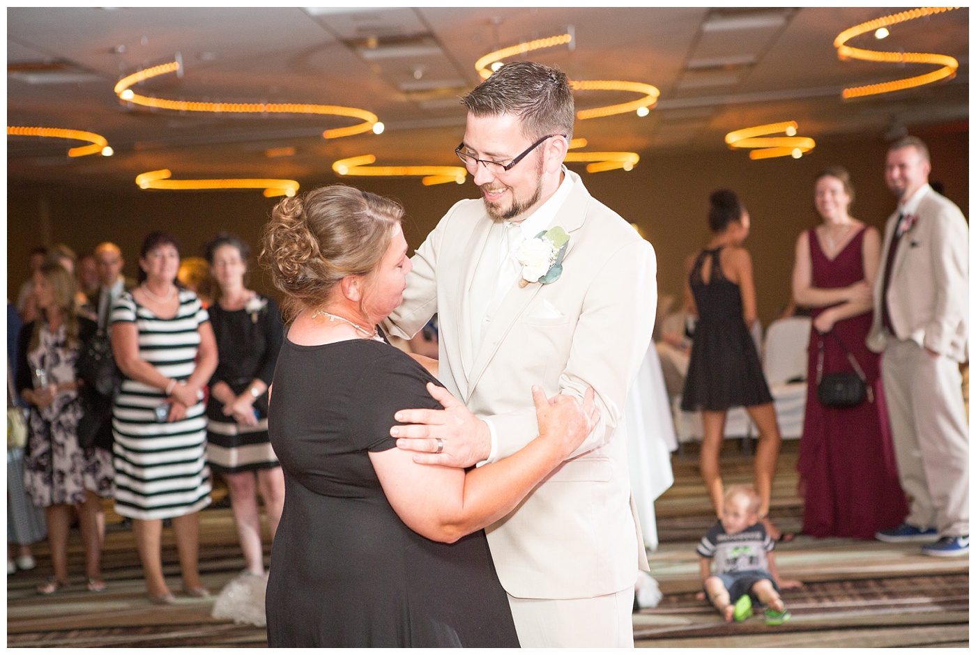 stacey-poterson-country-church-wedding-wisconsin-weddings_0549.jpg