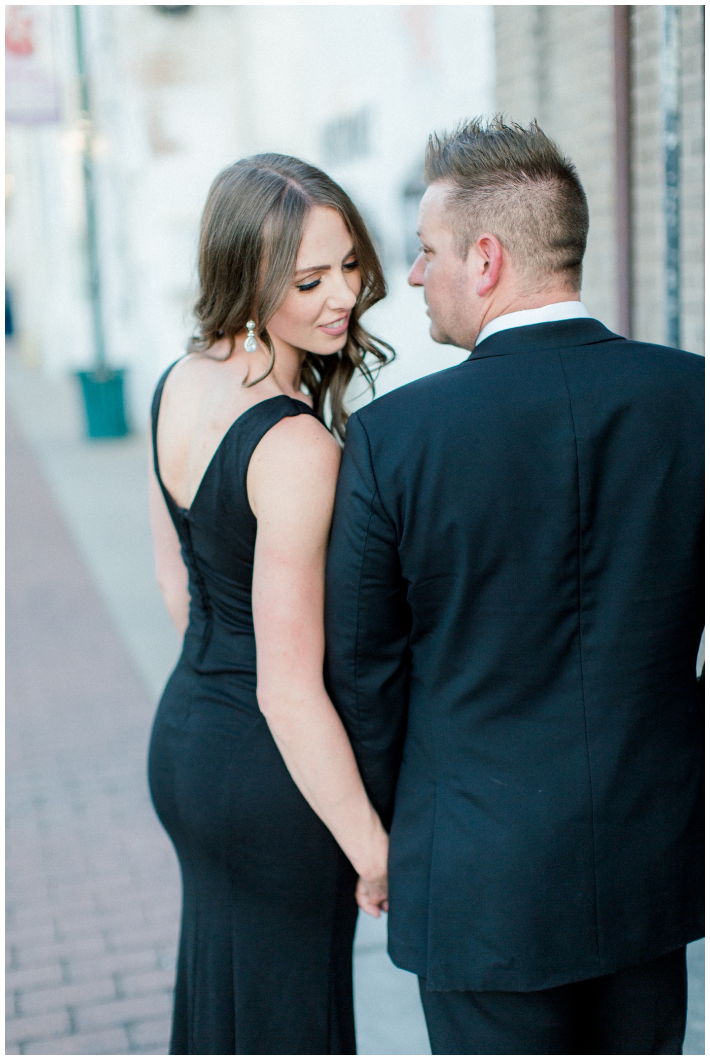 what to wear for engagement photos